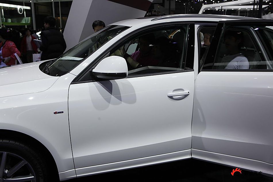 µQ5 3.2 quattro
