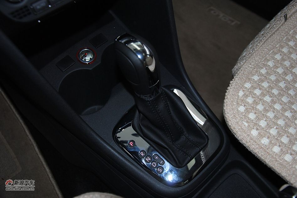 2011POLO¿1.6Զ