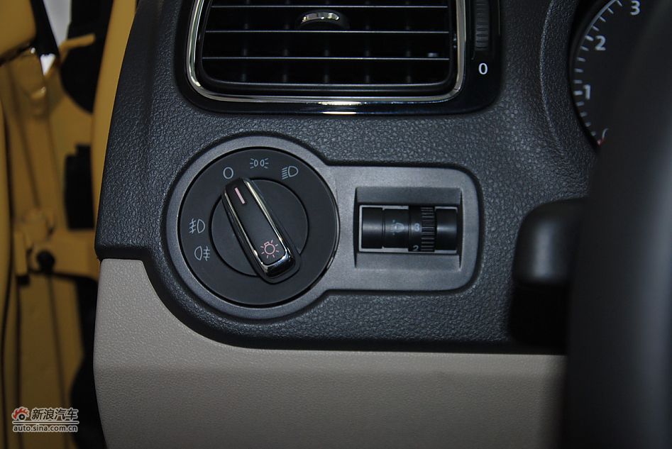 2011POLO¿1.6Զ