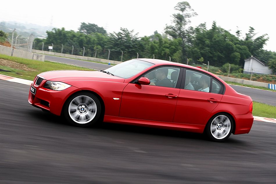 325i˶Ͷ̬ͼƬ