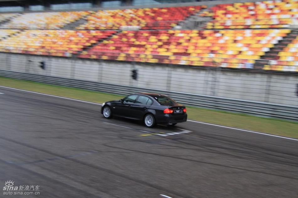 BMW 325i M˶Ͷ̬ʵͼ