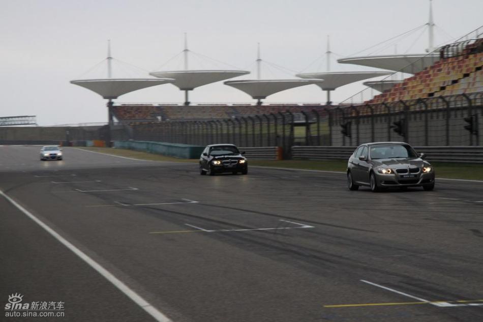 BMW 325i M˶Ͷ̬ʵͼ