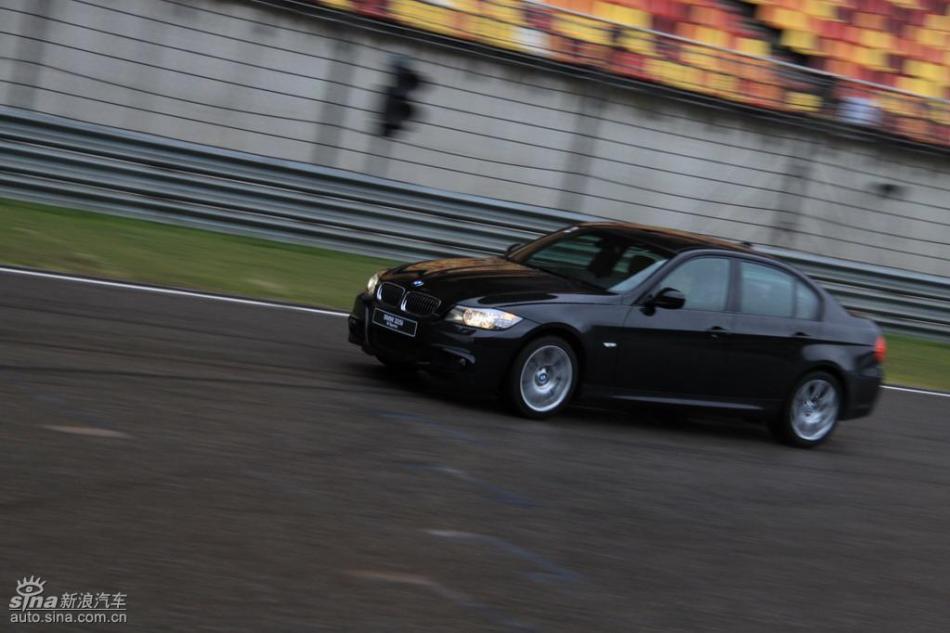BMW 325i M˶Ͷ̬ʵͼ
