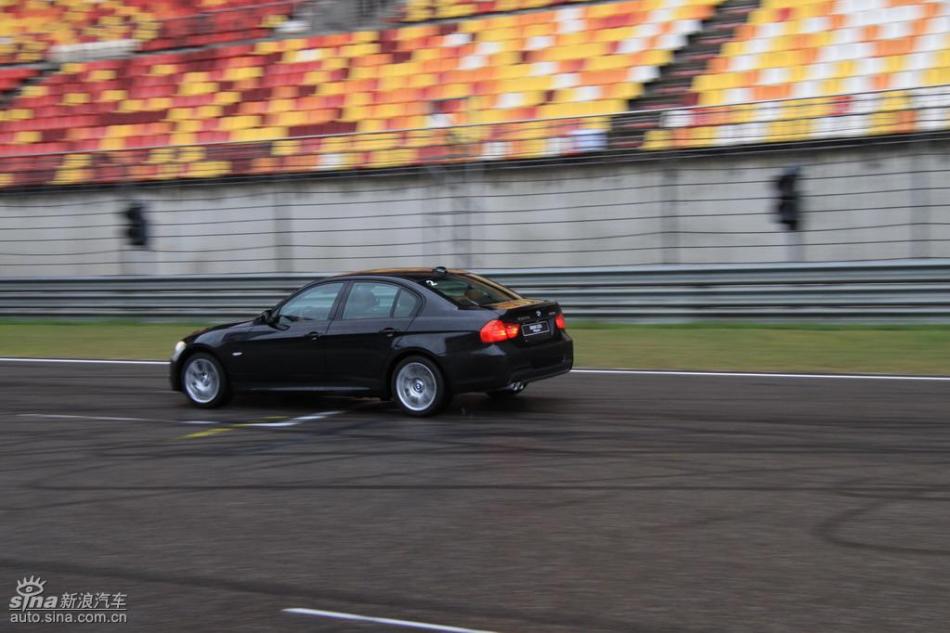BMW 325i M˶Ͷ̬ʵͼ