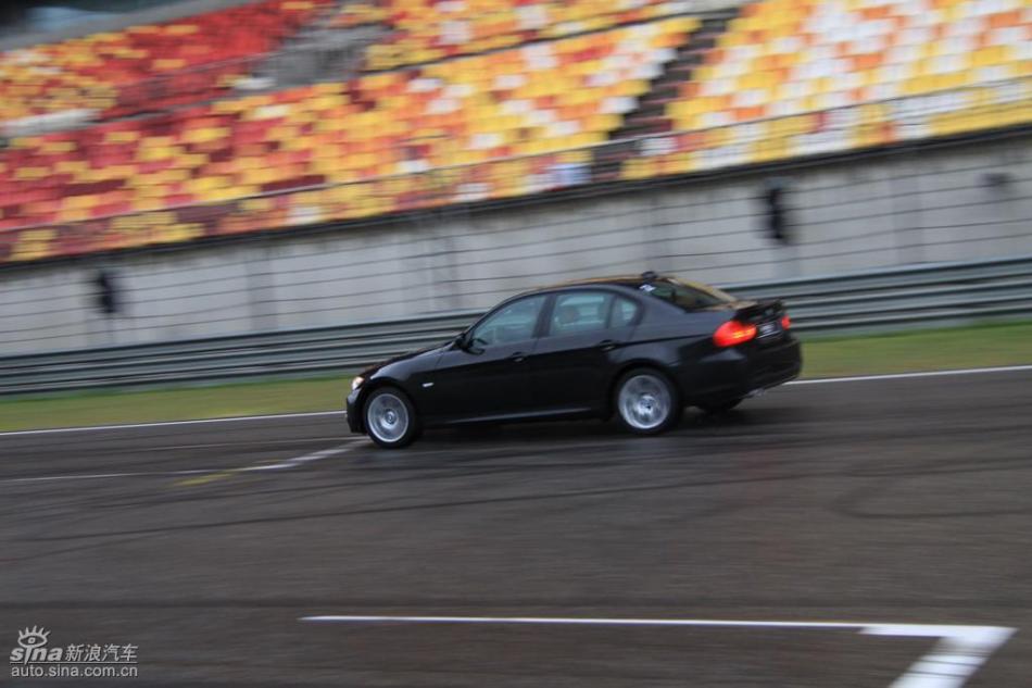 BMW 325i M˶Ͷ̬ʵͼ