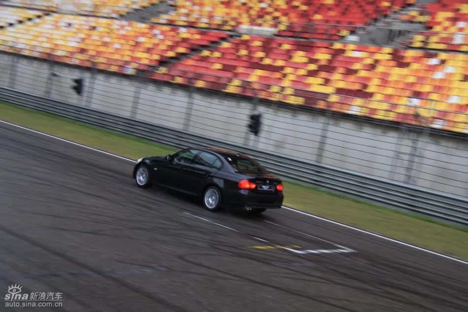 BMW 325i M˶Ͷ̬ʵͼ
