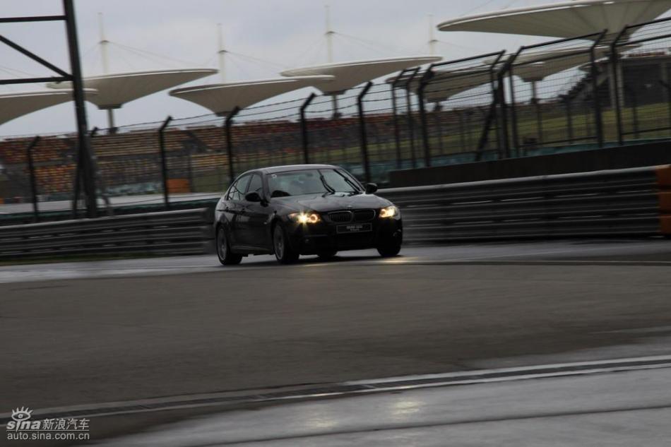 BMW 325i M˶Ͷ̬ʵͼ