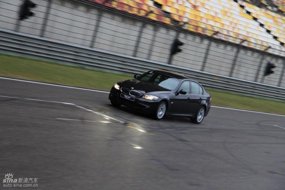 BMW 325i M˶Ͷ̬ʵͼ