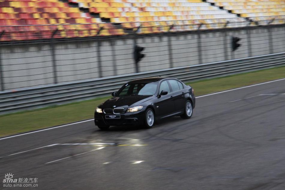 BMW 325i M˶Ͷ̬ʵͼ
