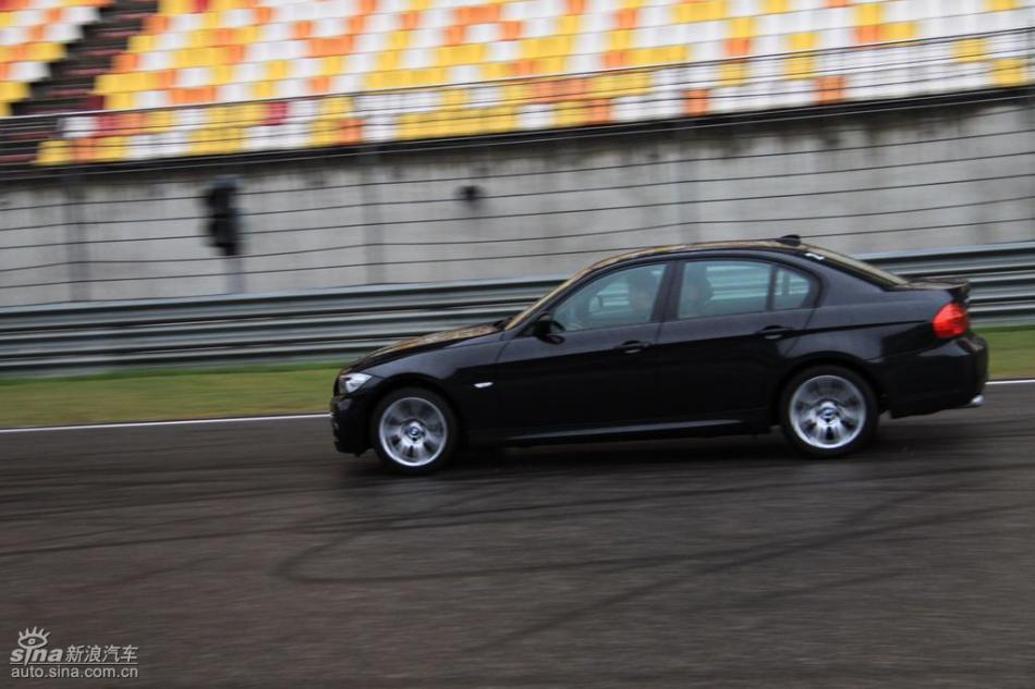 BMW 325i M˶Ͷ̬ʵͼ