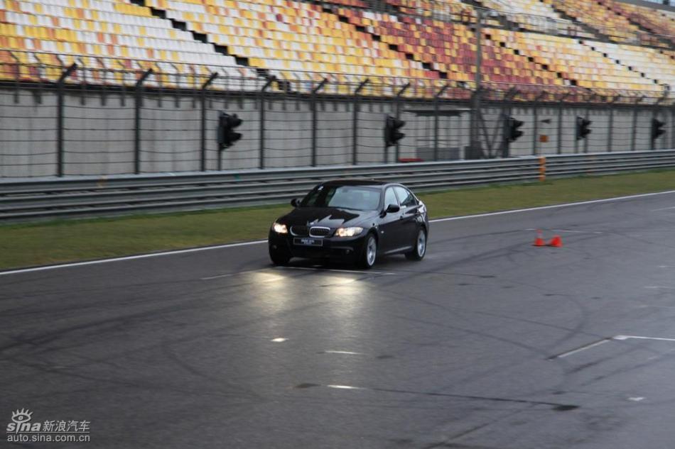 BMW 325i M˶Ͷ̬ʵͼ