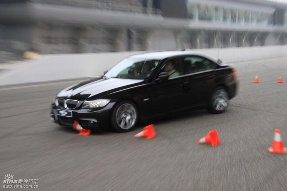 BMW 325i M˶Ͷ̬ʵͼ