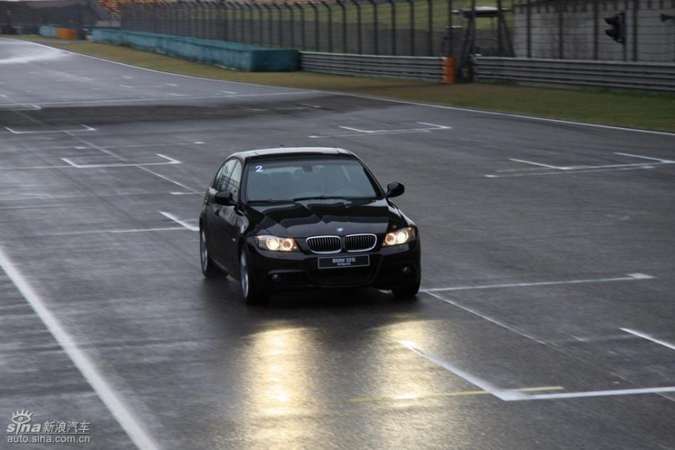 BMW 325i M˶Ͷ̬ʵͼ