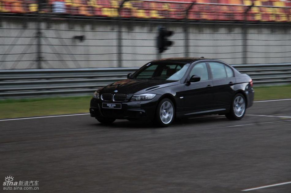 BMW 325i M˶Ͷ̬ʵͼ