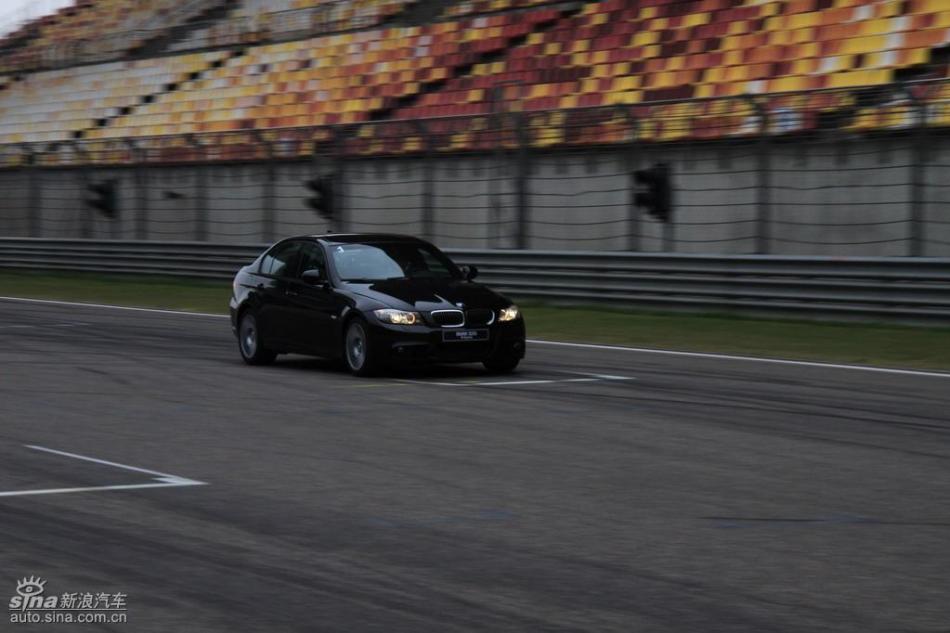 BMW 325i M˶Ͷ̬ʵͼ