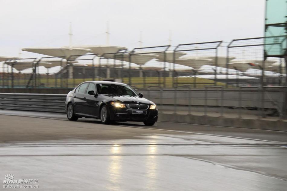 BMW 325i M˶Ͷ̬ʵͼ