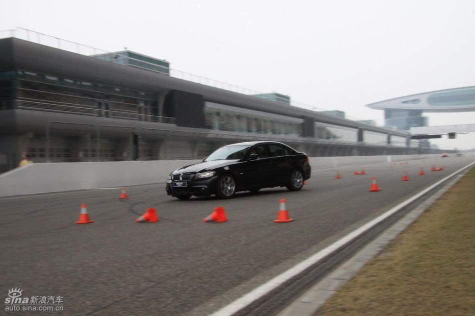 BMW 325i M˶Ͷ̬ʵͼ