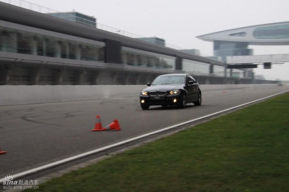BMW 325i M˶Ͷ̬ʵͼ