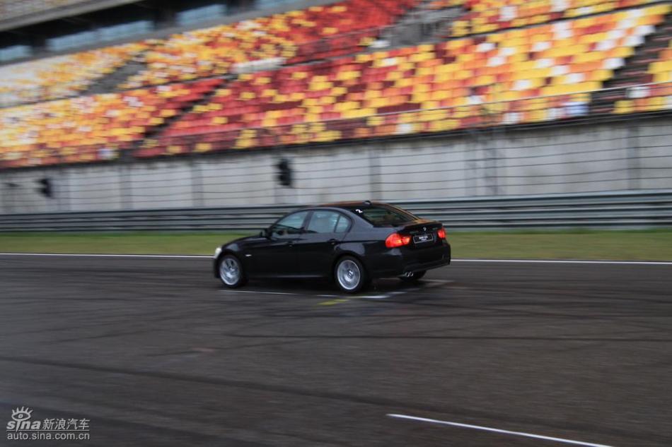 BMW 325i M˶Ͷ̬ʵͼ