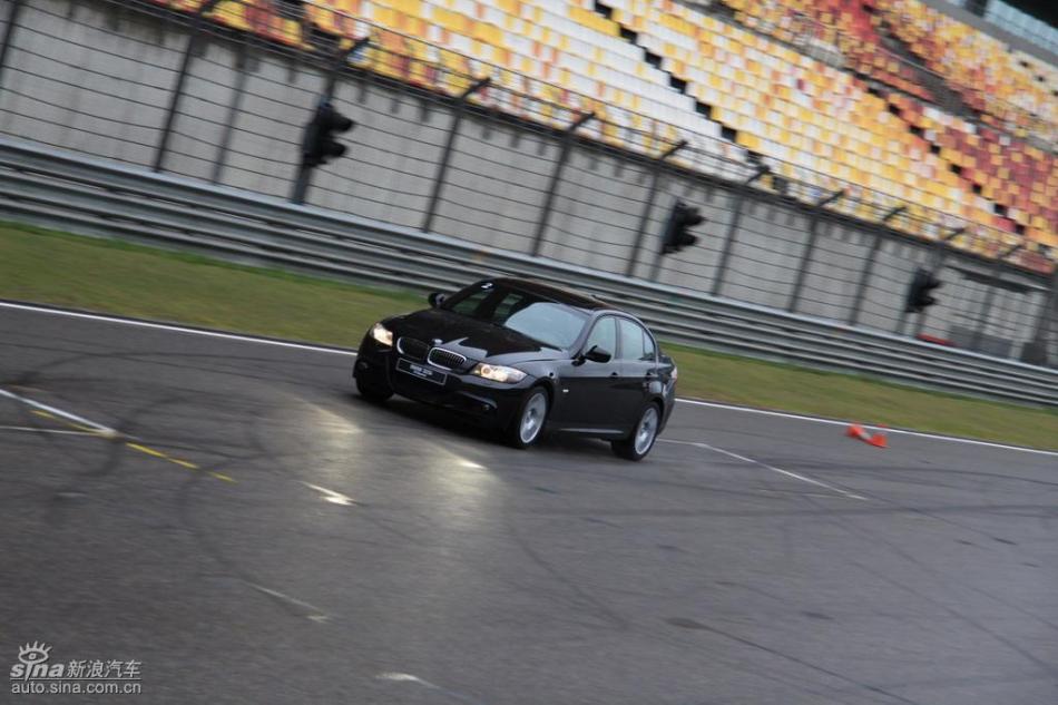 BMW 325i M˶Ͷ̬ʵͼ