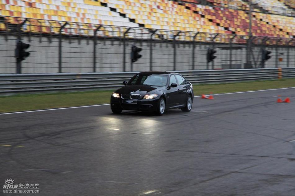 BMW 325i M˶Ͷ̬ʵͼ