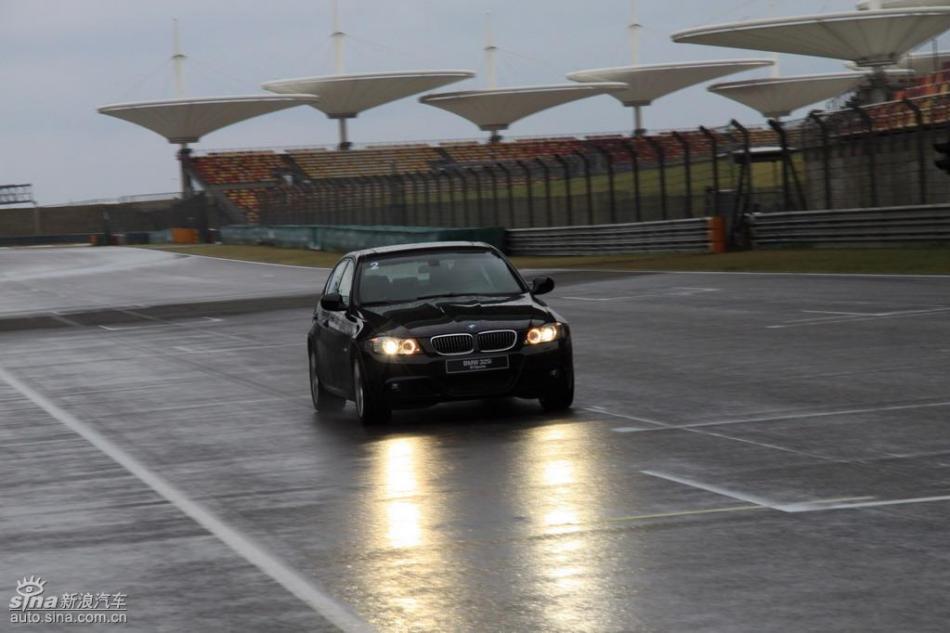 BMW 325i M˶Ͷ̬ʵͼ