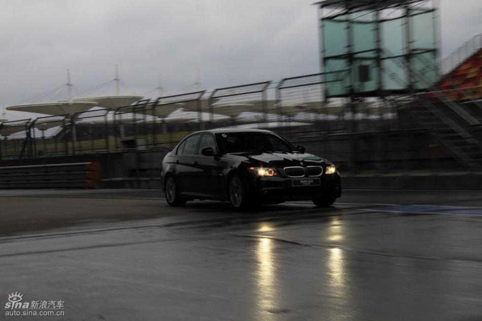 BMW 325i M˶Ͷ̬ʵͼ