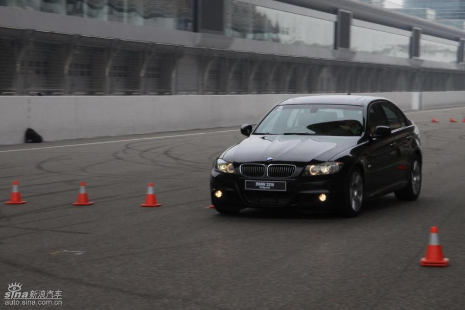 BMW 325i M˶Ͷ̬ʵͼ