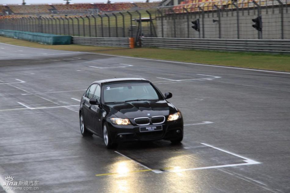 BMW 325i M˶Ͷ̬ʵͼ
