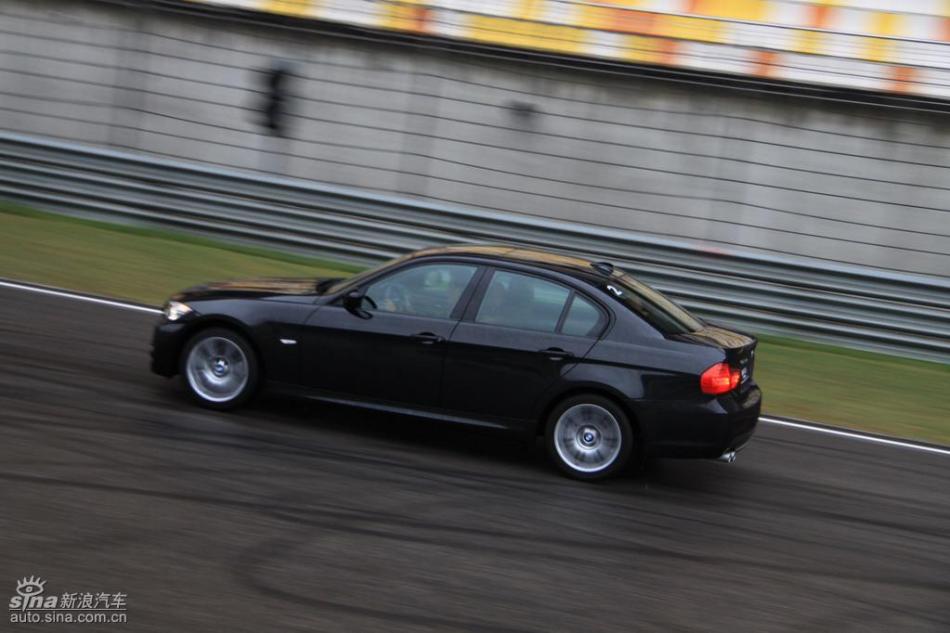 BMW 325i M˶Ͷ̬ʵͼ