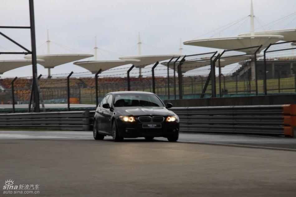BMW 325i M˶Ͷ̬ʵͼ
