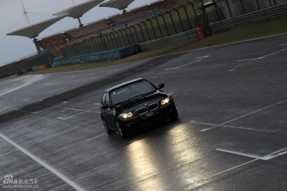 BMW 325i M˶Ͷ̬ʵͼ