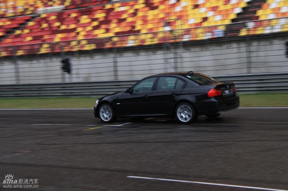 BMW 325i M˶Ͷ̬ʵͼ