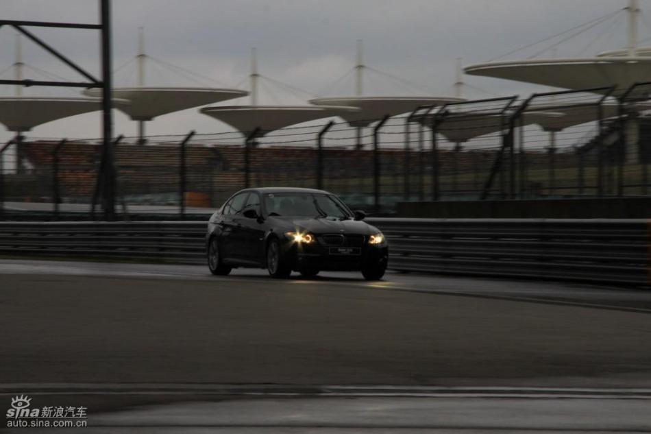 BMW 325i M˶Ͷ̬ʵͼ