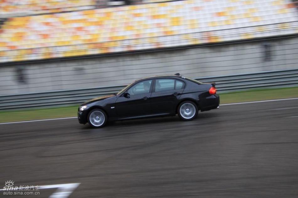 BMW 325i M˶Ͷ̬ʵͼ