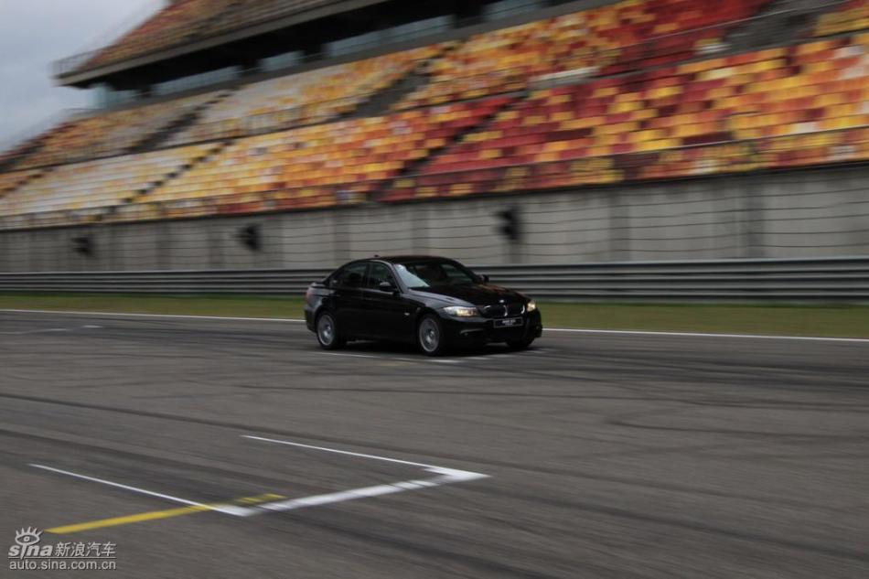 BMW 325i M˶Ͷ̬ʵͼ