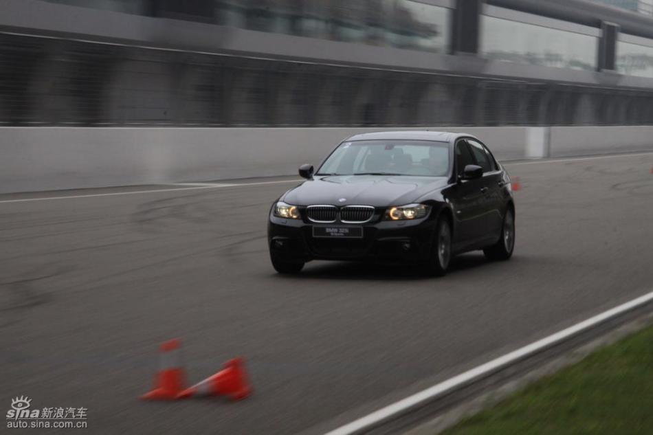 BMW 325i M˶Ͷ̬ʵͼ