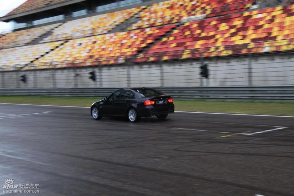 BMW 325i M˶Ͷ̬ʵͼ