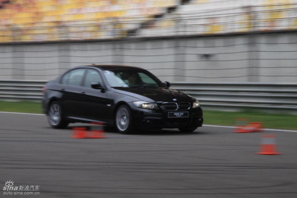 BMW 325i M˶Ͷ̬ʵͼ