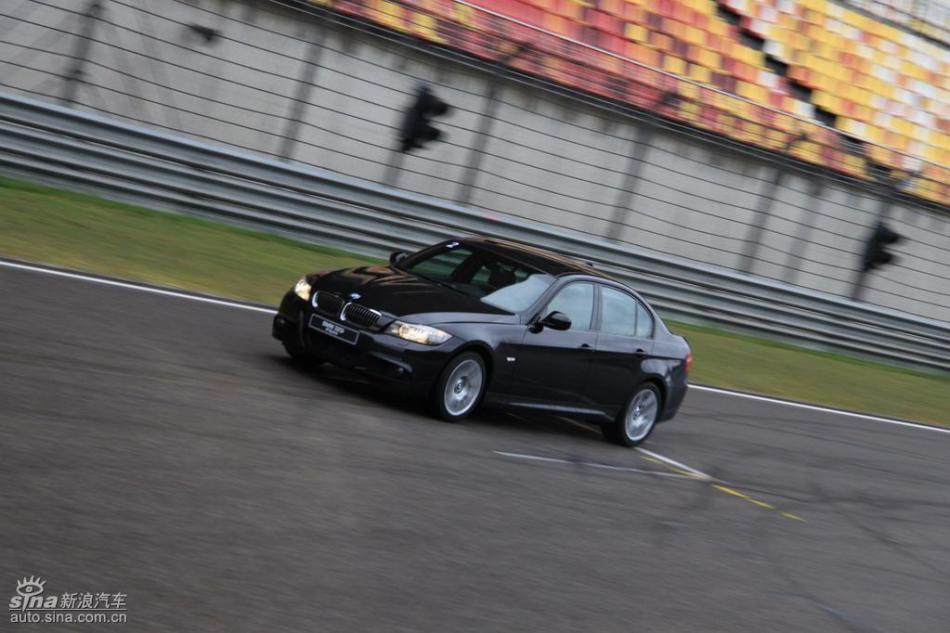 BMW 325i M˶Ͷ̬ʵͼ