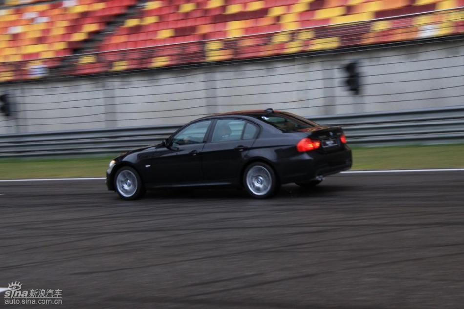 BMW 325i M˶Ͷ̬ʵͼ