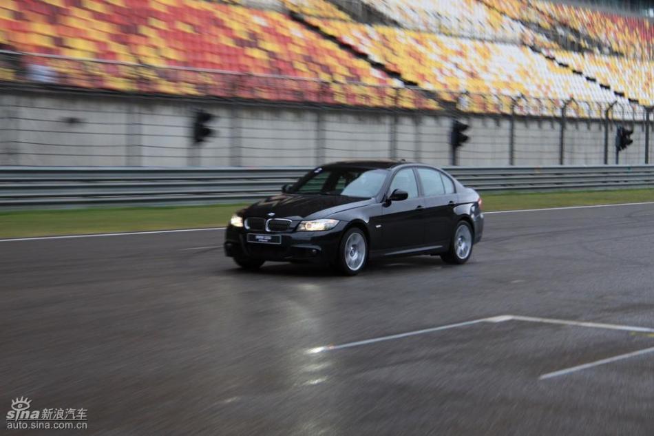 BMW 325i M˶Ͷ̬ʵͼ
