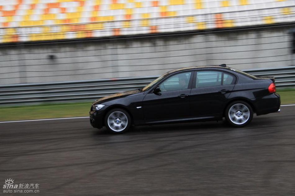 BMW 325i M˶Ͷ̬ʵͼ