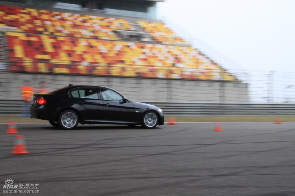 BMW 325i M˶Ͷ̬ʵͼ