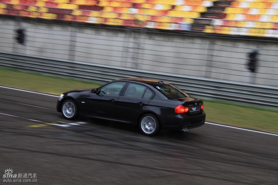 BMW 325i M˶Ͷ̬ʵͼ