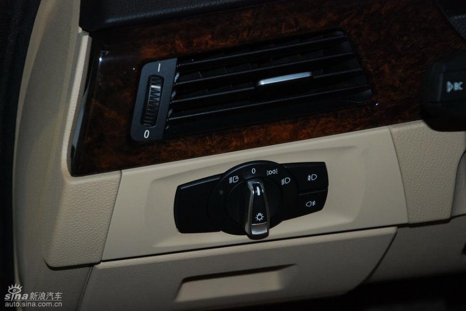 320i i-musicʵ