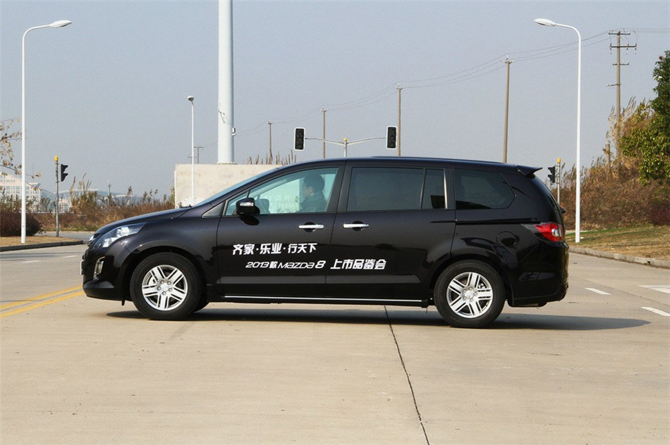 Դ8 2013 2.5L AT  