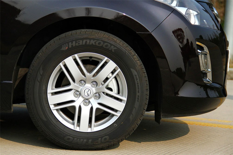 Դ8 2013 2.5L AT  ϸ