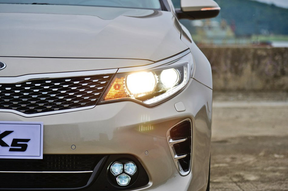 2016 1.6T ԶPREMIUM ϸ