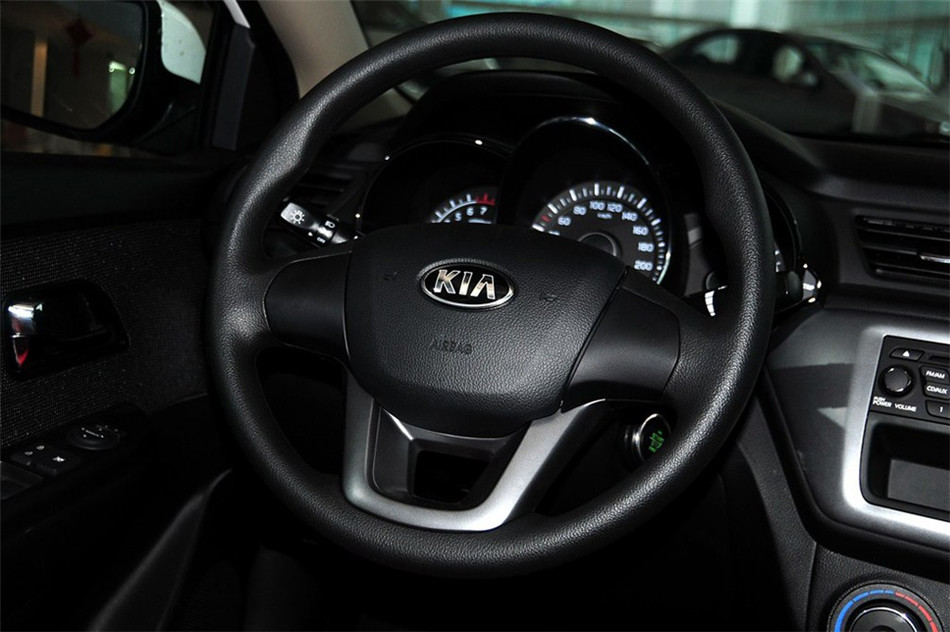 K2 2012 1.4L MT GLS  